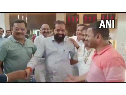 Shiv Sena MLA Dilip Lande joins other rebel MLAs at Guwahati hotel | Shiv Sena MLA Dilip Lande joins other rebel MLAs at Guwahati hotel