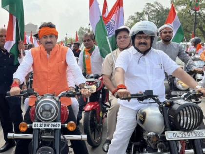 Delhi police issue challan on BJP leader Manoj Tiwari for not wearing helmet while riding | Delhi police issue challan on BJP leader Manoj Tiwari for not wearing helmet while riding
