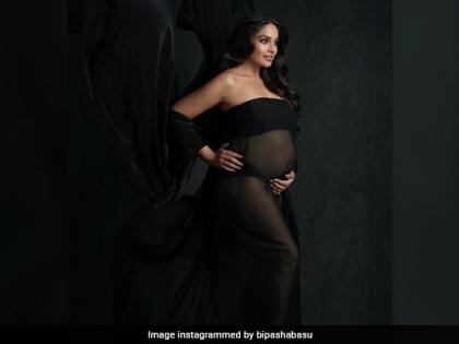 Pregnant Bipasha Basu exudes grace in her new picture from her maternity shoot | Pregnant Bipasha Basu exudes grace in her new picture from her maternity shoot