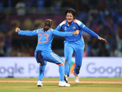 Shafali Verma Strikes Twice in Two Overs During India vs South Africa ICC Women’s World Cup 2025 Final in Navi Mumbai (VIDEO) | Shafali Verma Strikes Twice in Two Overs During India vs South Africa ICC Women’s World Cup 2025 Final in Navi Mumbai (VIDEO)