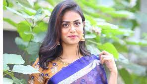 South actress Gayathri dies in horrific car accident at 26 | South actress Gayathri dies in horrific car accident at 26