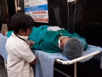 Ganesh Baraiya, 3-Feet-Tall Doctor in Gujarat, Who Became a Doctor With His Determination (Watch Videos) | Ganesh Baraiya, 3-Feet-Tall Doctor in Gujarat, Who Became a Doctor With His Determination (Watch Videos)