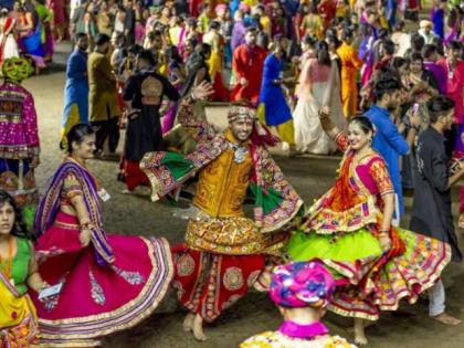 Lured by cheap Garba passes of Falguni Pathak show, over 100 youths cheated of Rs 5 lakh | Lured by cheap Garba passes of Falguni Pathak show, over 100 youths cheated of Rs 5 lakh Lured by cheap Garba passes of Falguni Pathak show, over 100 youths cheated of Rs 5 lakh | Lured by cheap Garba passes of Falguni Pathak show, over 100 youths cheated of Rs 5 lakh