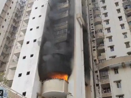 Ghaziabad: Fire Breaks Out in Jaipuria Sunrise Greens Apartment in Indirapuram (Watch Video) | Ghaziabad: Fire Breaks Out in Jaipuria Sunrise Greens Apartment in Indirapuram (Watch Video)