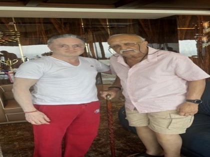 Together Again? Raymond Boss Gautam Singhania Shares Happy Picture with Father Vijaypat Singhania | Together Again? Raymond Boss Gautam Singhania Shares Happy Picture with Father Vijaypat Singhania