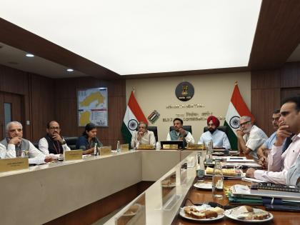 Heatwave In India Prompts Emergency ECI Meeting Ahead of Phase 2 Lok Sabha Election 2024 | Heatwave In India Prompts Emergency ECI Meeting Ahead of Phase 2 Lok Sabha Election 2024