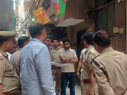 AAP MLA Amanatullah Khan and Son Served Notice in Petrol Pump Assault Case | AAP MLA Amanatullah Khan and Son Served Notice in Petrol Pump Assault Case AAP MLA Amanatullah Khan and Son Served Notice in Petrol Pump Assault Case | AAP MLA Amanatullah Khan and Son Served Notice in Petrol Pump Assault Case