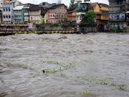 Nashik: 10,531 cusecs water released from Gangapur dam | Nashik: 10,531 cusecs water released from Gangapur dam