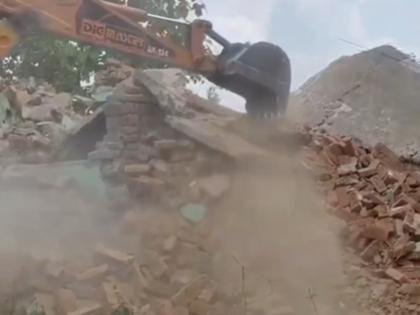 Gonda Demolition Drive: 25-Year-Old Madrasa Allegedly Built on Government Land Demolished in Uttar Pradesh | Gonda Demolition Drive: 25-Year-Old Madrasa Allegedly Built on Government Land Demolished in Uttar Pradesh