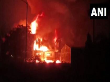 Gujarat Fire: Massive Blaze at Valsad Oil Company, No Injuries Reported | Gujarat Fire: Massive Blaze at Valsad Oil Company, No Injuries Reported