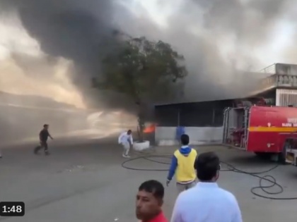 Gujarat Fire: Massive Blaze Erupts in Palanpur Market Yard; Watch | Gujarat Fire: Massive Blaze Erupts in Palanpur Market Yard; Watch