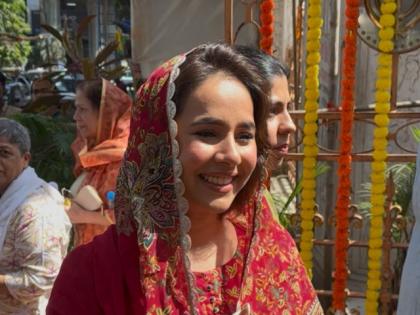 Punjabi Pop Icon Sunanda Sharma Spotted Celebrating Gurunanak Jayanti in Mumbai | Punjabi Pop Icon Sunanda Sharma Spotted Celebrating Gurunanak Jayanti in Mumbai Punjabi Pop Icon Sunanda Sharma Spotted Celebrating Gurunanak Jayanti in Mumbai | Punjabi Pop Icon Sunanda Sharma Spotted Celebrating Gurunanak Jayanti in Mumbai
