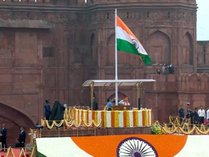 Independence Day 2025: PM Modi Hoists Tricolour at Red Fort (Watch Video) | Independence Day 2025: PM Modi Hoists Tricolour at Red Fort (Watch Video)