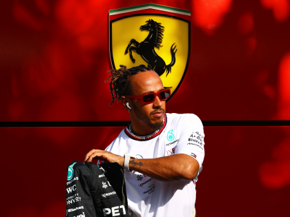 Hamilton Leaves Mercedes, Ferrari Eyes F1 2025 | Hamilton Leaves Mercedes, Ferrari Eyes F1 2025