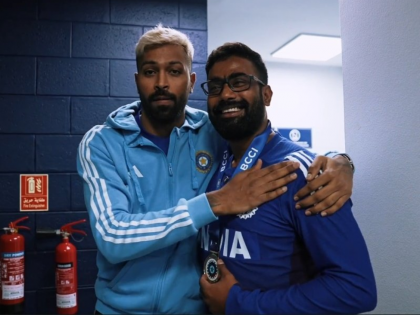 Hardik Pandya Named Impact Player, Gifts His Medal to Training Assistant After IND vs OMA Asia Cup 2025 Match (VIDEO) | Hardik Pandya Named Impact Player, Gifts His Medal to Training Assistant After IND vs OMA Asia Cup 2025 Match (VIDEO)