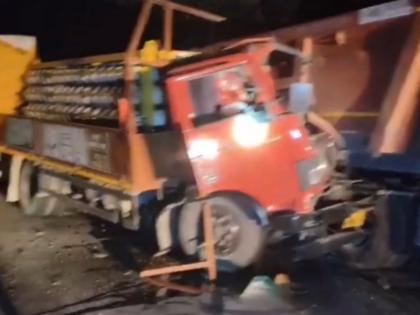 Hardoi Accident: Gas Leak Reported After Dumper Collides With PNG Cylinder-Filled Tanker on Katra-Bilhour Highway in UP (Watch Video) | Hardoi Accident: Gas Leak Reported After Dumper Collides With PNG Cylinder-Filled Tanker on Katra-Bilhour Highway in UP (Watch Video) Hardoi Accident: Gas Leak Reported After Dumper Collides With PNG Cylinder-Filled Tanker on Katra-Bilhour Highway in UP (Watch Video) | Hardoi Accident: Gas Leak Reported After Dumper Collides With PNG Cylinder-Filled Tanker on Katra-Bilhour Highway in UP (Watch Video)