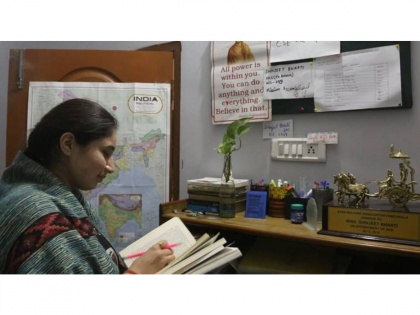 Inspiring story! Newspaper vendor's daughter cracks Haryana Civil Services exam | Inspiring story! Newspaper vendor's daughter cracks Haryana Civil Services exam