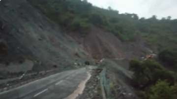 Himachal Pradesh: Shimla-Kalka road closed after landslide on National Highway-5 in Solan district | Himachal Pradesh: Shimla-Kalka road closed after landslide on National Highway-5 in Solan district