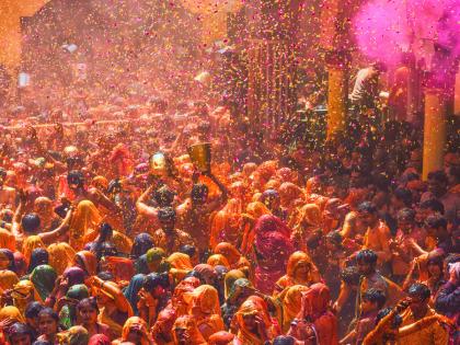 Hindu and Muslims celebrate Holi together in Ayodhya | Hindu and Muslims celebrate Holi together in Ayodhya