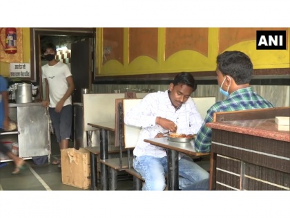 SEE PICS! Restaurants & bars in Maharashtra resume dine-in services from today | SEE PICS! Restaurants & bars in Maharashtra resume dine-in services from today