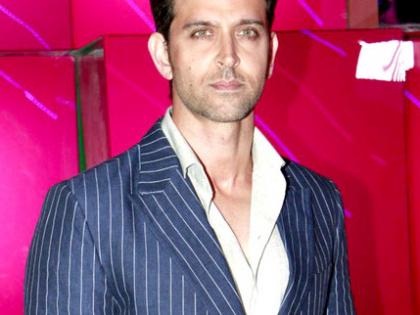 Top Viral Videos: Hrithik Roshan loses cool on fan for forcibly clicking selfie | Top Viral Videos: Hrithik Roshan loses cool on fan for forcibly clicking selfie