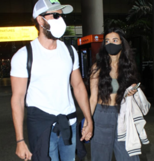 Watch! Hrithik Roshan and his rumored girlfriend Saba Azad walk hand-in-hand at Mumbai airport | Watch! Hrithik Roshan and his rumored girlfriend Saba Azad walk hand-in-hand at Mumbai airport