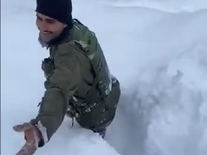 Top Viral Videos: Jawan wades through freezing knee- deep snow | Top Viral Videos: Jawan wades through freezing knee- deep snow