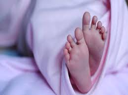 Mumbai: Two-year old child body found in plastic bag in Mahim | Mumbai: Two-year old child body found in plastic bag in Mahim Mumbai: Two-year old child body found in plastic bag in Mahim | Mumbai: Two-year old child body found in plastic bag in Mahim