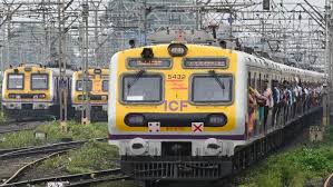 Mumbai: Suburban services delayed due to technical snag in local train | Mumbai: Suburban services delayed due to technical snag in local train