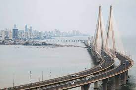 Mumbai: 2 injured after 19-year-old rams Mercedes into car on sea link | Mumbai: 2 injured after 19-year-old rams Mercedes into car on sea link