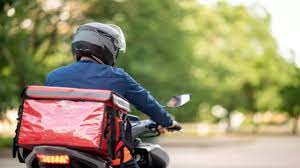 Pune man assaults parcel carrier over late delivery of pizza | Pune man assaults parcel carrier over late delivery of pizza Pune man assaults parcel carrier over late delivery of pizza | Pune man assaults parcel carrier over late delivery of pizza