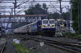 Maharashtra: Woman passenger found dead inside train toilet | Maharashtra: Woman passenger found dead inside train toilet