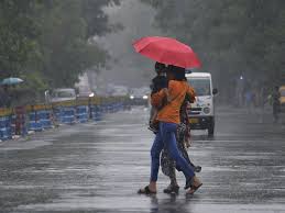 Kerala Rains: IMD Issues Red Alert in Wayanad, Malappuram, Kozhikode, Kannur, and Four Districts; Schools Closed