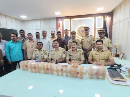 Mumbai: Father-Son Duo Held for Stealing 11 Kg Gold, Buried Loot in Junagadh Jungle | Mumbai: Father-Son Duo Held for Stealing 11 Kg Gold, Buried Loot in Junagadh Jungle Mumbai: Father-Son Duo Held for Stealing 11 Kg Gold, Buried Loot in Junagadh Jungle | Mumbai: Father-Son Duo Held for Stealing 11 Kg Gold, Buried Loot in Junagadh Jungle
