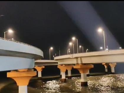 Mumbai Coastal Road Accident: Speeding Car Plunges Into Arabian Sea Near Worli, Driver Rescued by MSF Personnel | Mumbai Coastal Road Accident: Speeding Car Plunges Into Arabian Sea Near Worli, Driver Rescued by MSF Personnel