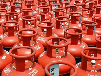 LPG cylinder prices cut by Rs 39.50 ahead of New Year | LPG cylinder prices cut by Rs 39.50 ahead of New Year