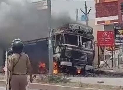Maratha Reservation: Bandh declared in Aurangabad today over police lathicharge | Maratha Reservation: Bandh declared in Aurangabad today over police lathicharge Maratha Reservation: Bandh declared in Aurangabad today over police lathicharge | Maratha Reservation: Bandh declared in Aurangabad today over police lathicharge