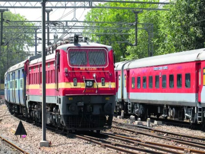 Gujarat-bound trains held up for 12 hours due to OHE breakdown near Dahanu station | Gujarat-bound trains held up for 12 hours due to OHE breakdown near Dahanu station