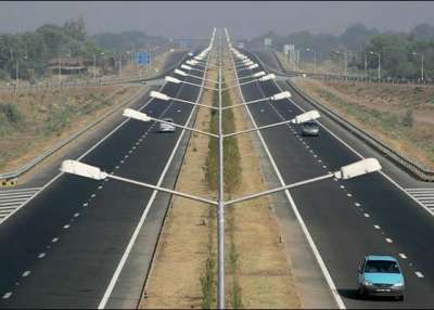Engineers to face action for potholes on national highway | Engineers to face action for potholes on national highway Engineers to face action for potholes on national highway | Engineers to face action for potholes on national highway