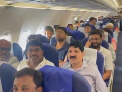 IndiGo Flight Carrying Telangana Govt Officials From Hyderabad to Cochin Stuck on Runway Due to Technical Glitch at Rajiv Gandhi Airport; Watch Video | IndiGo Flight Carrying Telangana Govt Officials From Hyderabad to Cochin Stuck on Runway Due to Technical Glitch at Rajiv Gandhi Airport; Watch Video