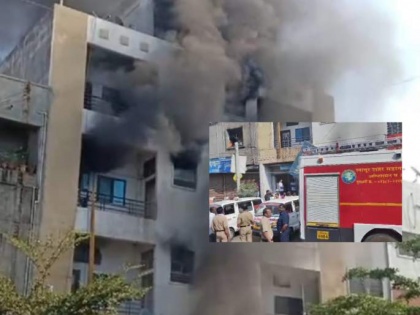 Latur: Three of family, including 80-year-old woman, dead, four injured in fire in building | Latur: Three of family, including 80-year-old woman, dead, four injured in fire in building