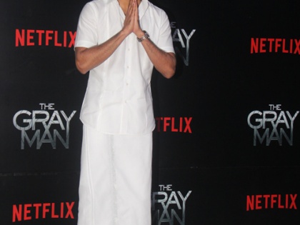 The Gray Man: When Dhanush wore traditional dhoti on the premiere of his Hollywood debut | The Gray Man: When Dhanush wore traditional dhoti on the premiere of his Hollywood debut