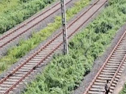 Gujarat: Goods Train Narrowly Escapes Disaster After Engine Hits Iron Rod Near Dindoli | Gujarat: Goods Train Narrowly Escapes Disaster After Engine Hits Iron Rod Near Dindoli