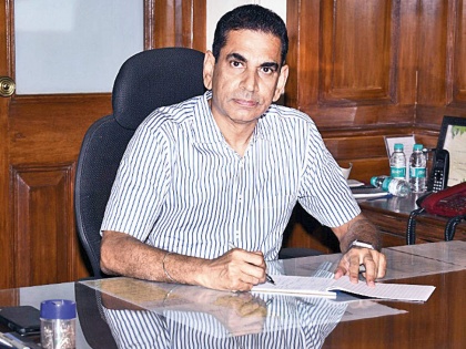 BMC chief Iqbal Singh Chahal reaches ED office in connection with probe into irregularities in Covid-19 centre contracts | BMC chief Iqbal Singh Chahal reaches ED office in connection with probe into irregularities in Covid-19 centre contracts