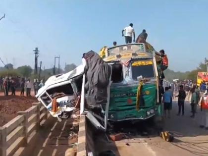 Jabalpur Accident: 7 Killed, Several Injure After Passenger Bus Returning From Prayagraj Collides With Truck (Watch Video)