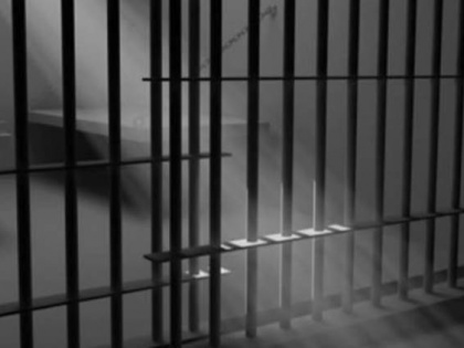 Thane: Two undertrial prisoners escape from jail in Kalyan | Thane: Two undertrial prisoners escape from jail in Kalyan