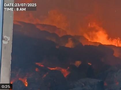 Jalgaon Warehouse Fire: Massive Blaze Erupts at Cotton Warehouse in Chalisgaon MIDC Area (Watch Video) | Jalgaon Warehouse Fire: Massive Blaze Erupts at Cotton Warehouse in Chalisgaon MIDC Area (Watch Video) Jalgaon Warehouse Fire: Massive Blaze Erupts at Cotton Warehouse in Chalisgaon MIDC Area (Watch Video) | Jalgaon Warehouse Fire: Massive Blaze Erupts at Cotton Warehouse in Chalisgaon MIDC Area (Watch Video)