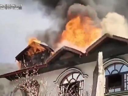 Jammu and Kashmir: Fire Breaks Out at House of Political Leader Jaffar Wani in Kishtwar (Watch Video) | Jammu and Kashmir: Fire Breaks Out at House of Political Leader Jaffar Wani in Kishtwar (Watch Video) Jammu and Kashmir: Fire Breaks Out at House of Political Leader Jaffar Wani in Kishtwar (Watch Video) | Jammu and Kashmir: Fire Breaks Out at House of Political Leader Jaffar Wani in Kishtwar (Watch Video)