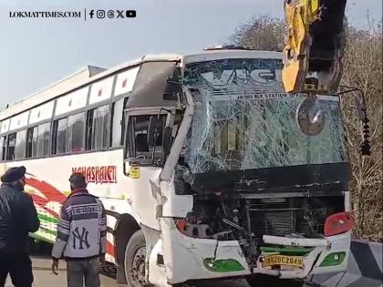 Jammu-Srinagar Highway Accident: 15 Vaishno Devi Pilgrims Injured In Bus Crash (Watch Video) | Jammu-Srinagar Highway Accident: 15 Vaishno Devi Pilgrims Injured In Bus Crash (Watch Video)