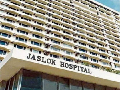 Jaslok Hospital suspends OPD services and new admissions after staff tests COVID-19 positive | Jaslok Hospital suspends OPD services and new admissions after staff tests COVID-19 positive